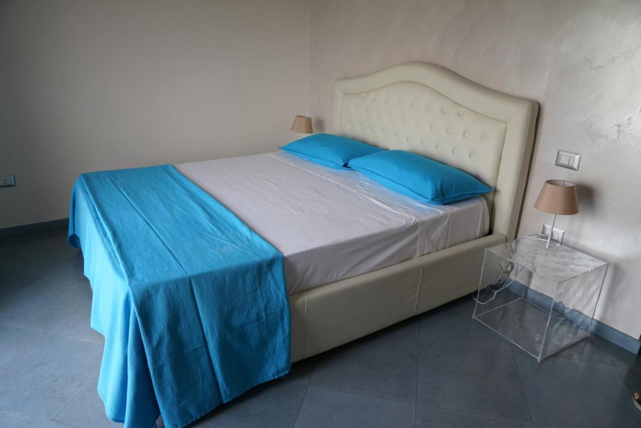 Guest House Emily Suites Сорренто Экстерьер фото