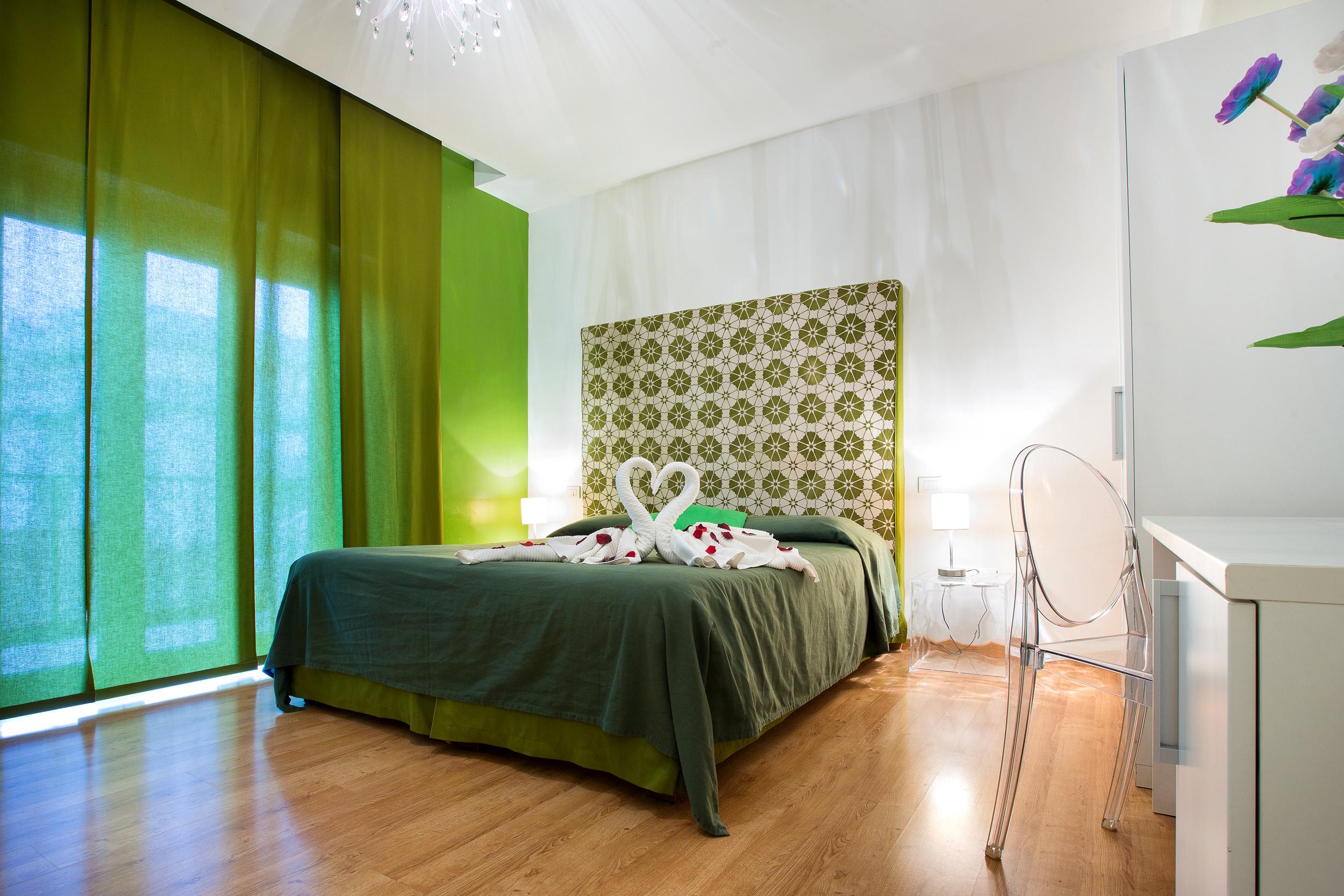 Guest House Emily Suites Сорренто Экстерьер фото