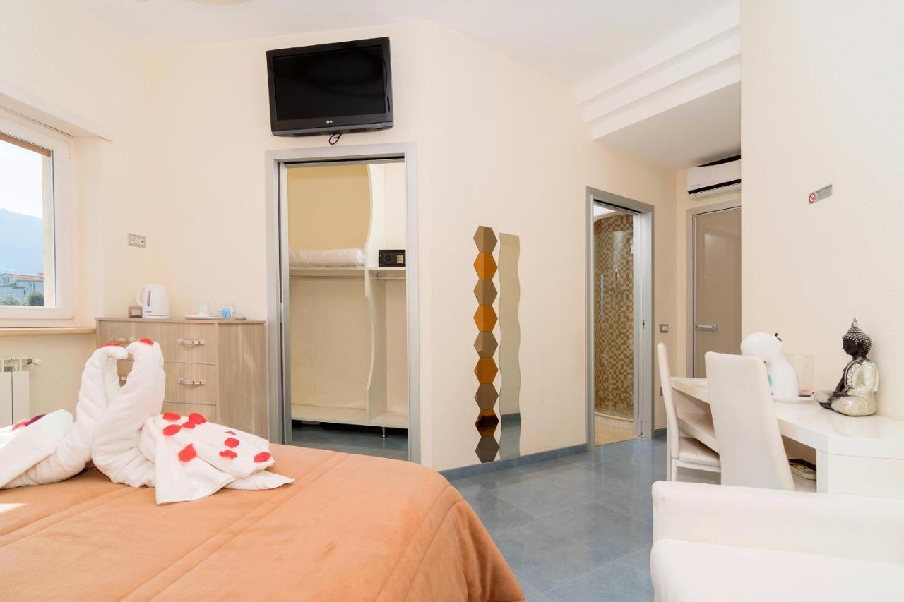 Guest House Emily Suites Сорренто Экстерьер фото