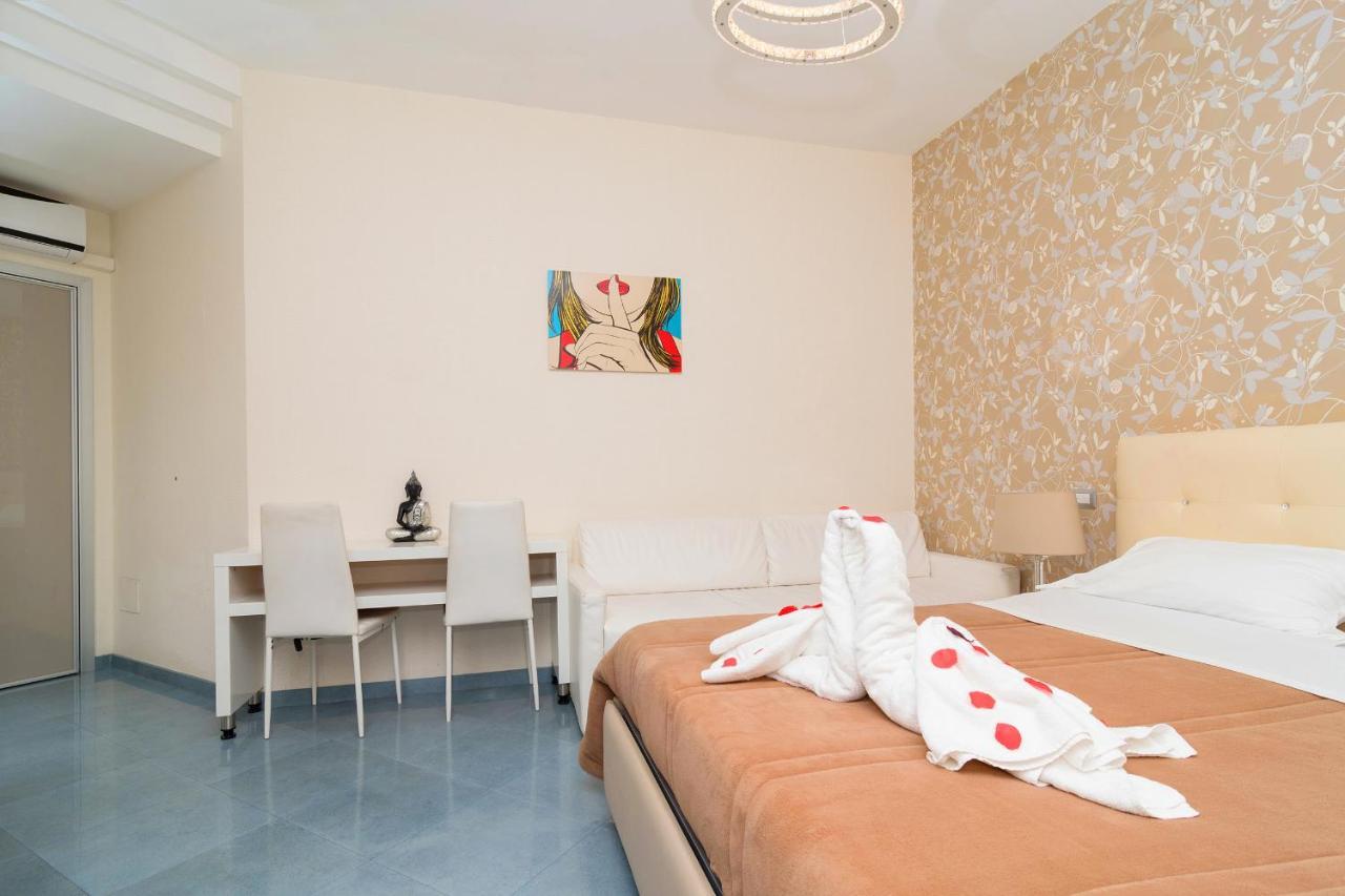 Guest House Emily Suites Сорренто Экстерьер фото