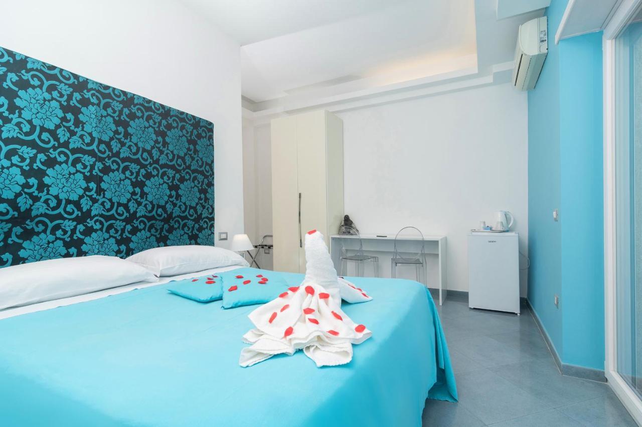 Guest House Emily Suites Сорренто Экстерьер фото