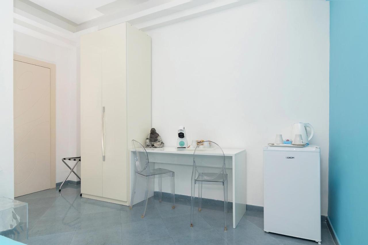 Guest House Emily Suites Сорренто Экстерьер фото
