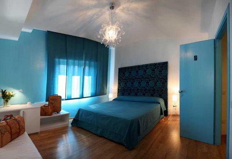 Guest House Emily Suites Сорренто Экстерьер фото