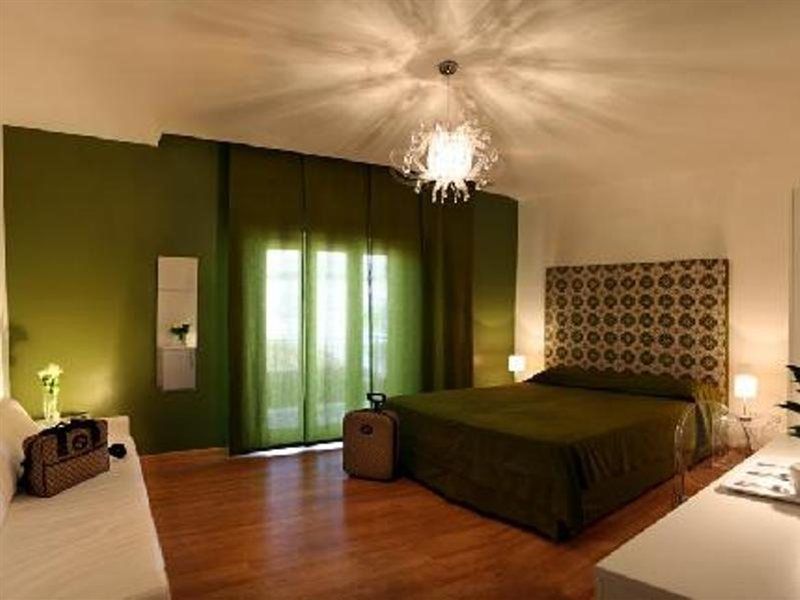 Guest House Emily Suites Сорренто Экстерьер фото